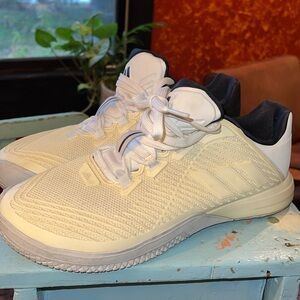 Like new men's adidas's cross training sneaker